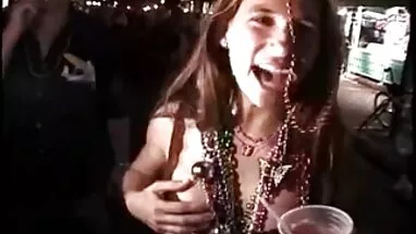 İki kız kokmuş ayaklarını hissediyorum genç olgun porn