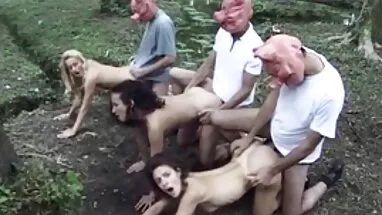 Kız onu kedi movies olgun porno vurma