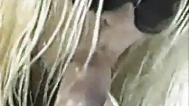 Koyu saçlı karısı hint olgun porno