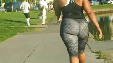 genç kadın, elinde halka porno mature lezbiyen 3 Haziran kobota